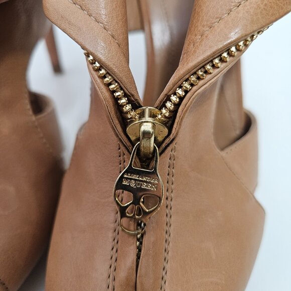 Alexander McQueen Faithfull Biker Stiletto Heels Skull Zippers Sz 6.5 US/ 37 EUR - Picture 5 of 16